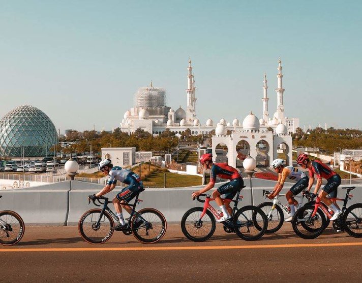 Una imagen del UAE Tour 2023. (Twitter)