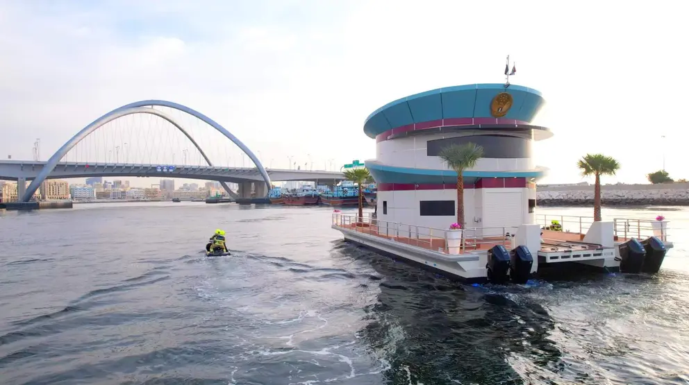 Una imagen de la primera estación de bomberos flotante del mundo. (WAM)