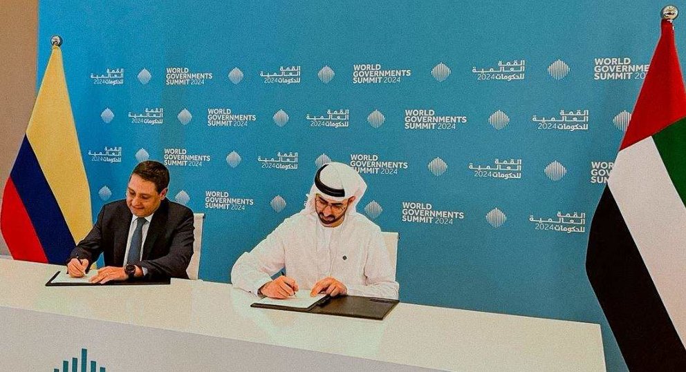 Un momento de la firma del acuerdo en Dubai. (Twitter)