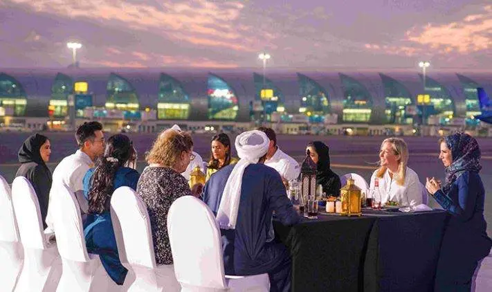 Un momento del iftar celebrado en la pista de DXB. (Instagram)