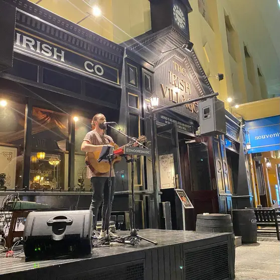 Un momento de la música en vivo en Dubai durante Ramadán. (EL CORREO)