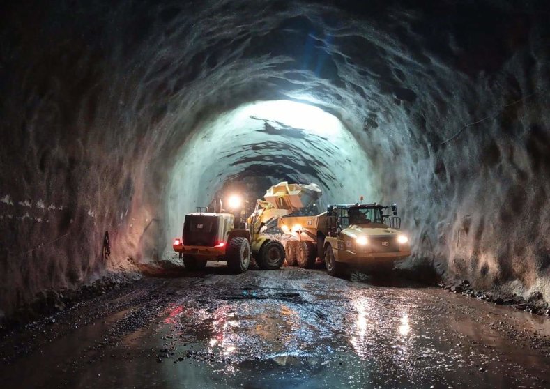 Imagen del túnel en construcción en Neom. (X)