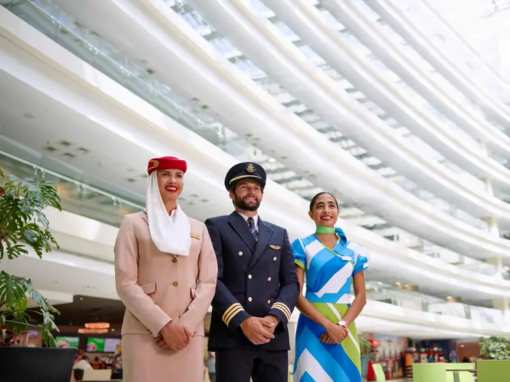 Empleados del Emirates Group de Dubai. (Web Emirates)