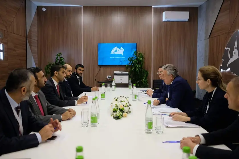 Un encuentro de autoridades de Emiratos y de Rusia. (X)
