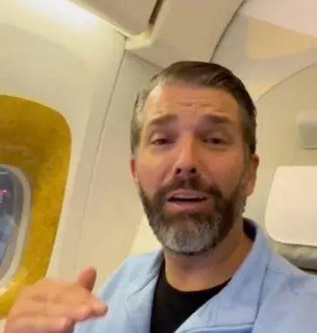 Una captura de pantalla del vídeo difundido por el hijo del expresidente de EEUU. (Tiktok)