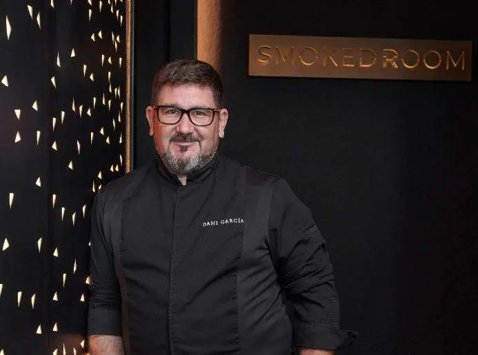 El chef malagueño Dani García en su restaurante Smoke Room de Dubai. (Web Dani García)