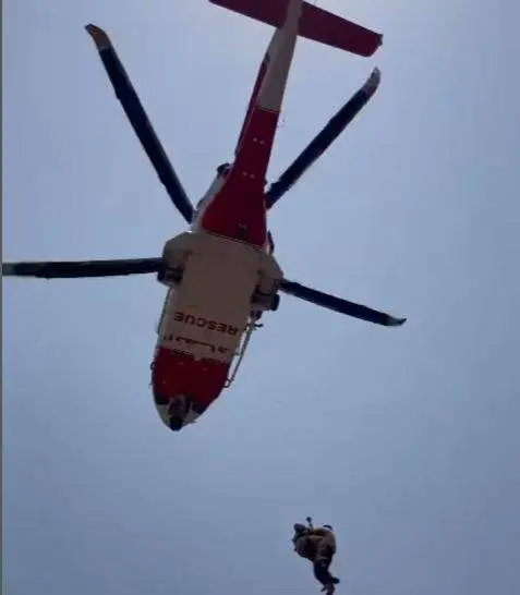 Una captura de pantalla del vídeo difundido por la Policía de Sharjah.