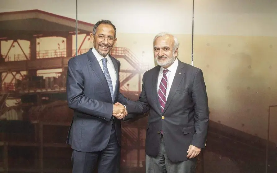 El ministro de Industria y Recursos Minerales, Bandar Ibrahim Alkhorayef, junto al presidente ejecutivo de Codelco, Rubén Alvarado. (nuevamineria.com)