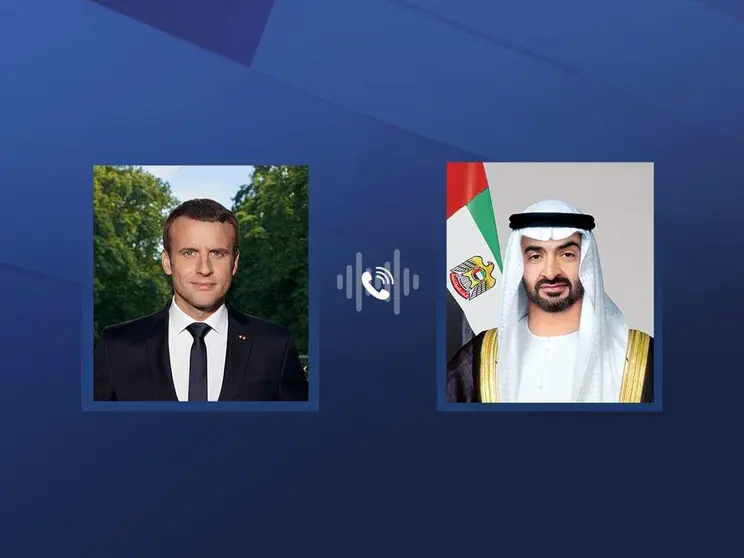 El presidente francés, Emmanuel Macron -izquierda-, y el de Emiratos Árabes Unidos (EAU), Mohamed bin Zayed Al Nahyan. (WAM)