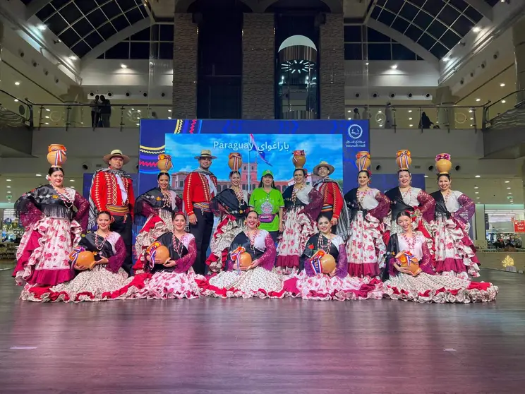 El ballet paraguayo en Emiratos Árabes. (Cedida)