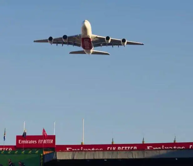 Una captura de pantalla del vídeo difundido por Emirates.