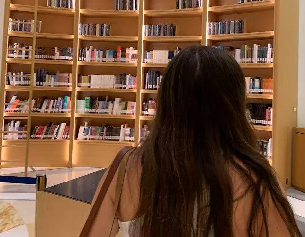 La lectura se convierte en una poderosa herramienta para reconectar con nuestra empatía. (EL CORREO)