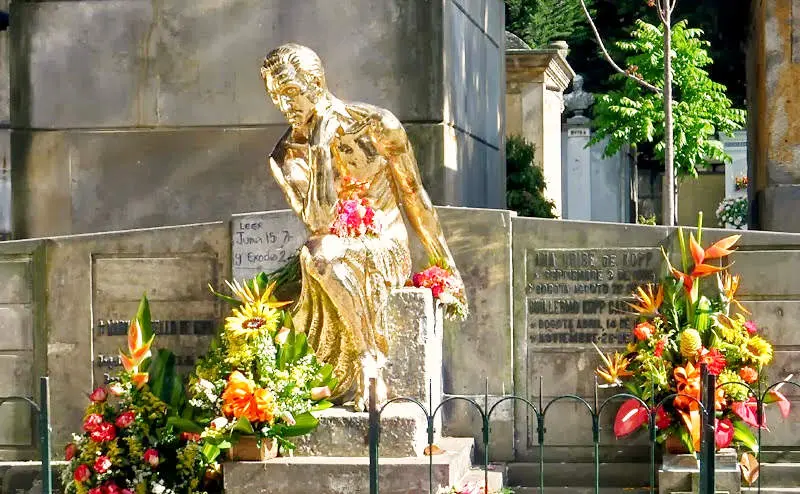 La tumba de Leo Kopp en el Cementerio Central de Bogotá se ha convertido en objeto de peregrinación. (Fuente externa)