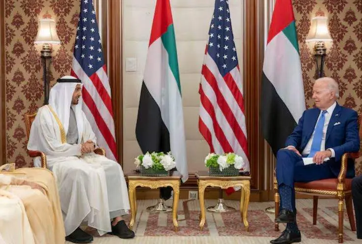 El jeque Mohamed binZayed y Biden en Jeddah, en 2022. (Tribunal Presidencial de Emiratos Árabes Unidos)
