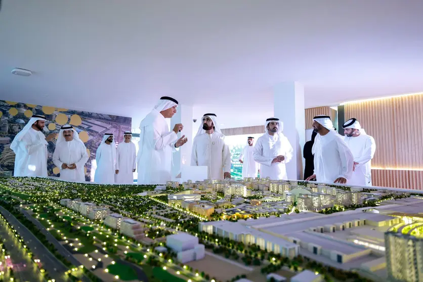 El gobernante de Dubai ante al plan urbano de Expo City. (WAM)