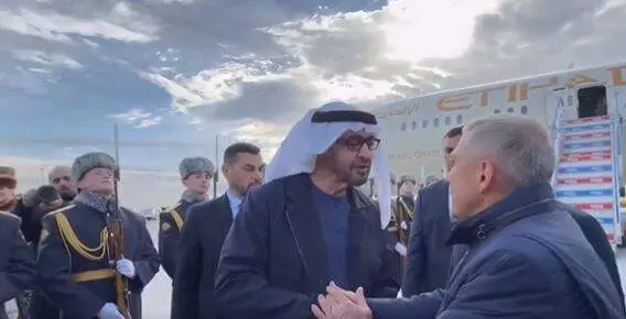 El presidente emiratí a su llegada a Kazán. (X)