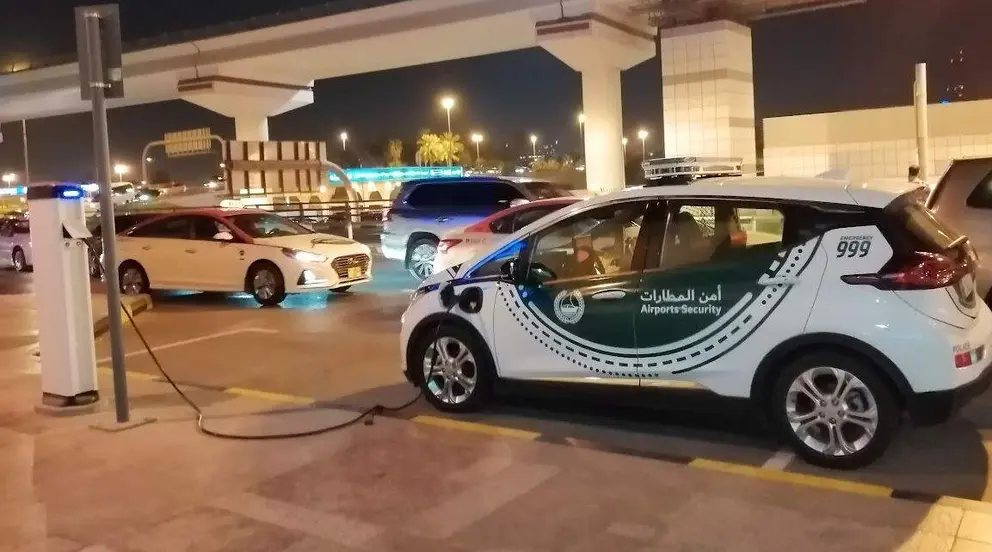 Un coche eléctrico de la Policía de Dubai. (EL CORREO)