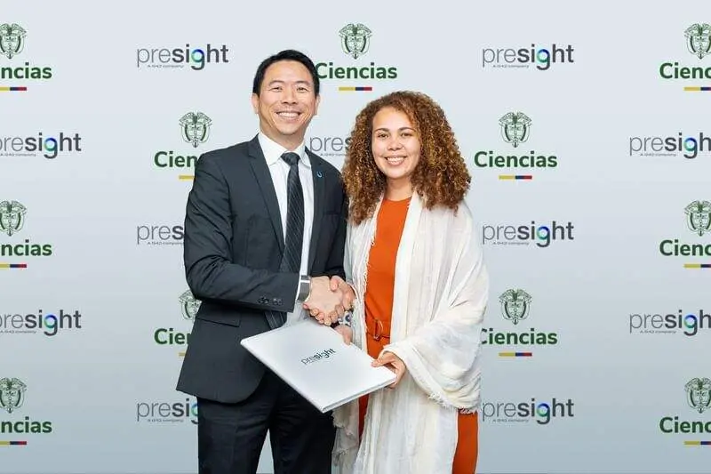 El director general de Presight y la ministra de Ciencia, Tecnología e Innovación de Colombia. (WAM)