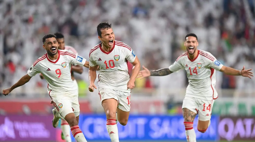 Futbolistas de EAU celebran la victoria. (WAM)
