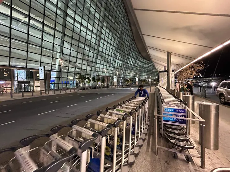 Entrada del Aeropuerto Internacional Zayed en Abu Dhabi. (EL CORREO)