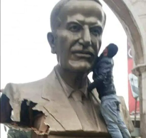 Rebeldes en Damasco. (X)