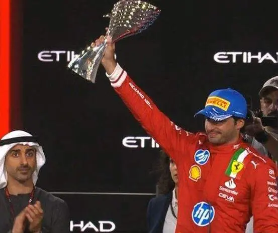 Carlos Sainz, segundo en Yas Marina Circuit de Abu Dhabi. (X)