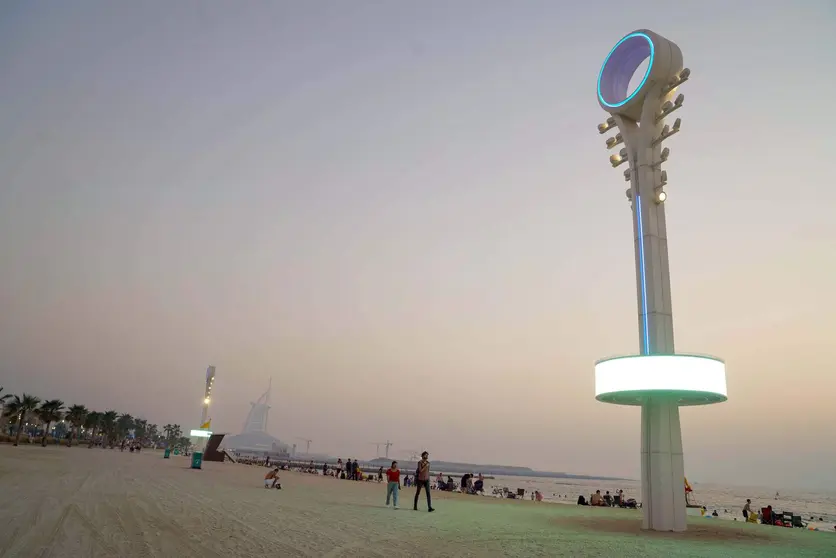 Una playa en Dubai al caer la tarde. (WAM)