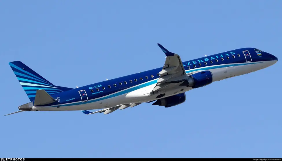 Un avión de Azerbaiyan Airlines. (Flightradar24)