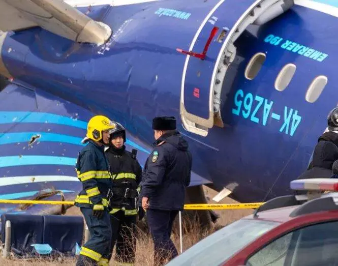 El avión siniestrado. (X)