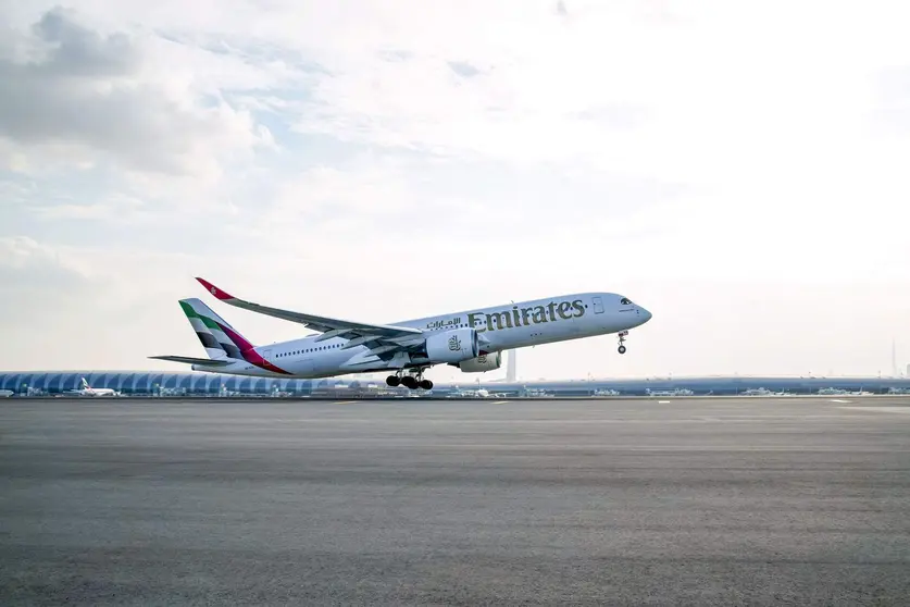 El primer Airbus A350 de Emirates despega de DXB. (WAM)