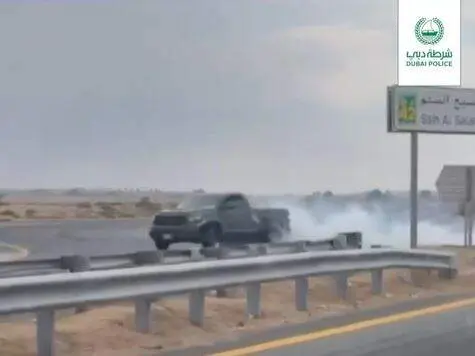 Una captura de pantalla del vídeo difundido por la Policía de Dubai. (X)