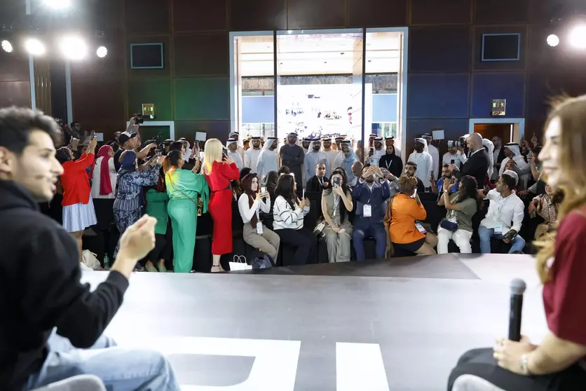 El gobernante de Dubai asisten a la Cumbre 1.000 millones de seguidores. (WAM)