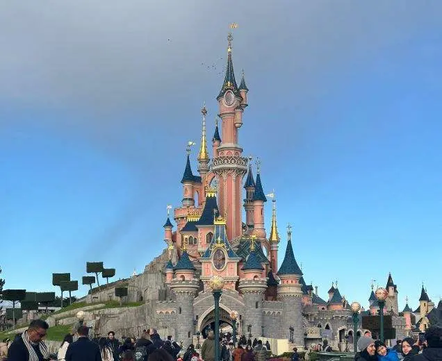 El castillo de Disneyland París. (X)