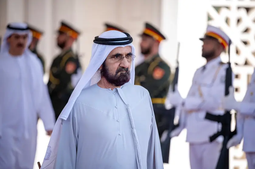 El gobernante de Dubai durante la reunión del Gabinete de este lunes. (X)