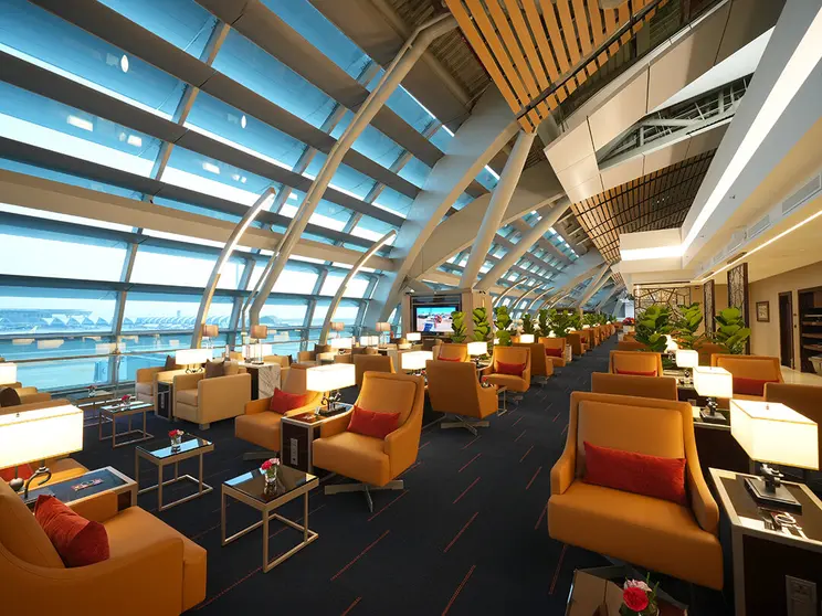 Perspectiva de la sala de Emirates en el aeropuerto de Bangkok. (X)