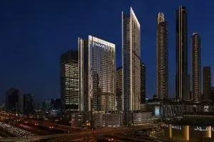 En primer término el hotel Vida Dubai Mall. (X)