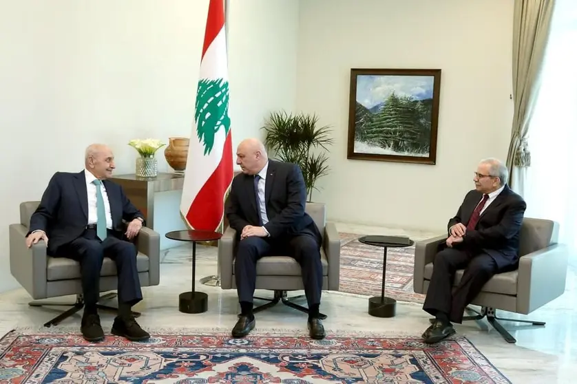 El secretario general del Consejo de Ministros del Líbano, Mahmoud Makiya, ha sido el encargado de anunciar el nuevo Gobierno del Líbano, que estará formado por 24 ministros. (WAM)