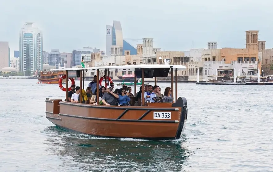 Una imagen de un abra en Dubai Creek. (WAM)