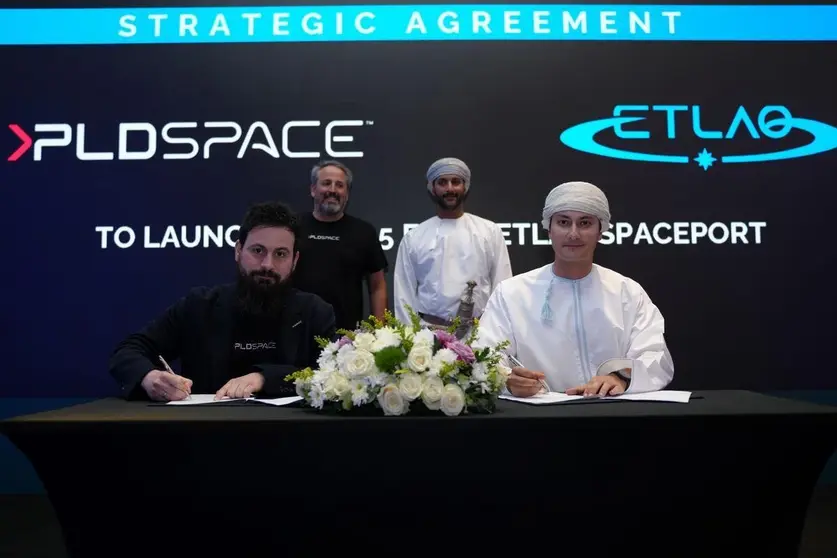 Firma del acuerdo de LD Space para establecer base en Omán. (Fuente externa)