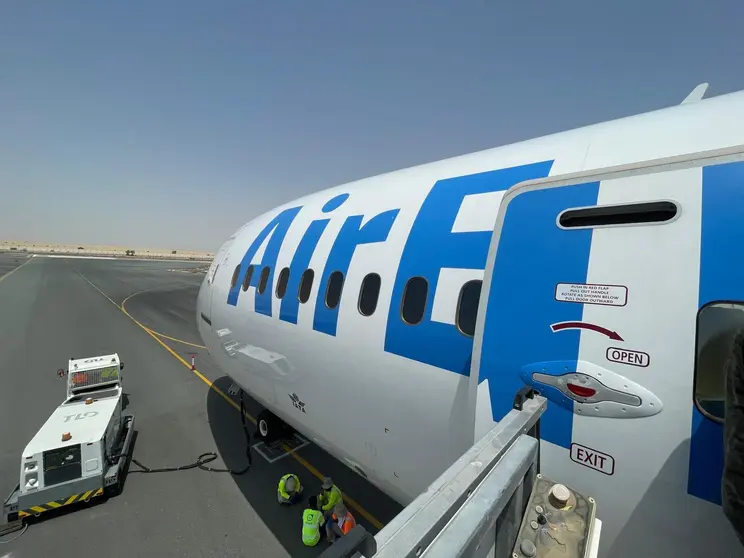 Dreamliner de Air Europa sobre la pista de la Base Aérea de Al Minhad en Emiratos Árabes Unidos. (Rafael Pérez)