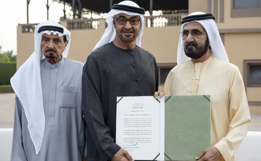Un momento del reconocimiento del presidente de EAU al gobernante de Dubai. (WAM)