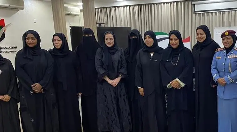 A modo ilustrativo una imagen de mujeres emiratíes. (EL CORREO)