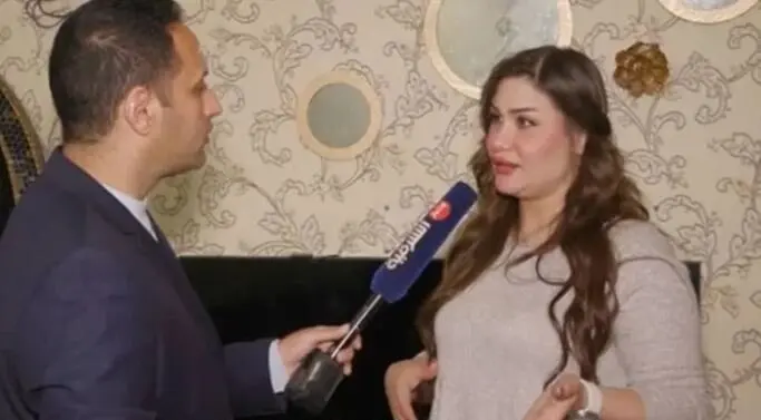 La última esposa engañada durante una entrevista. (Fuente externa)