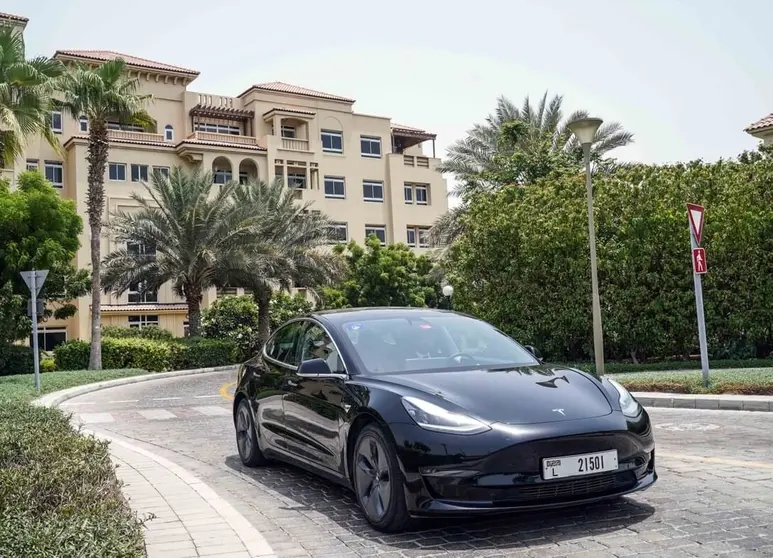 Un Tesla en EAU. (WAM)