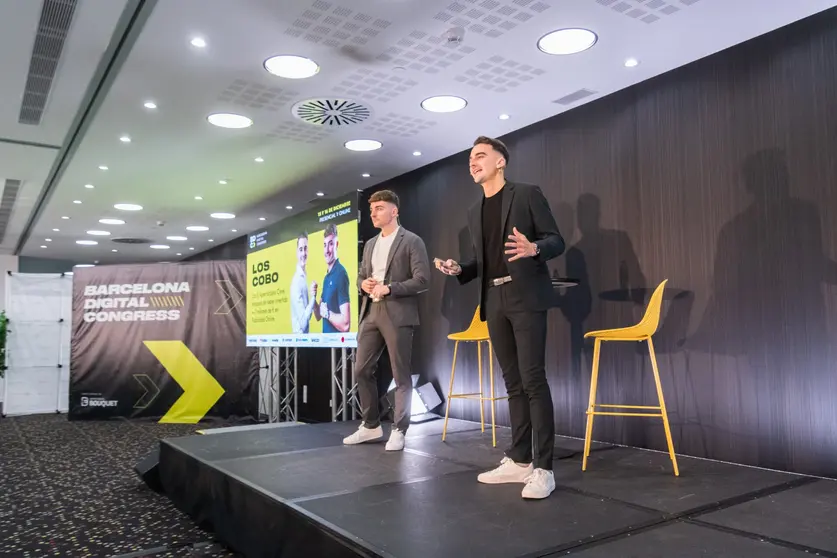 Los hermanos Cobo como conferencistas en un congreso en Barcelona (Cedida).