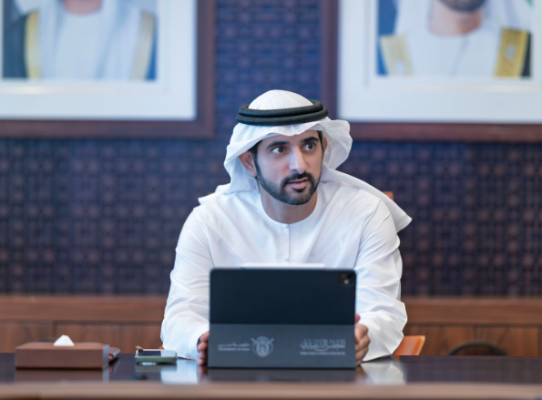 El príncipe heredero de Dubai durante una reunión del Consejo Ejecutivo de Dubai. (X)