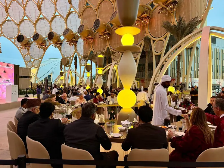 Un momento del Iftar en la Cúpula Al Wasl. (EL CORREO)