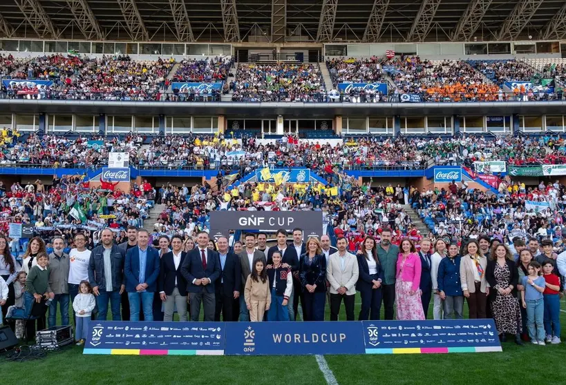 Más de 15.000 personas poblaron las gradas del estadio Nuevo Colombino de Huelva durante la Inauguración de la Gañafote Cup 2025. (Julián Pérez)