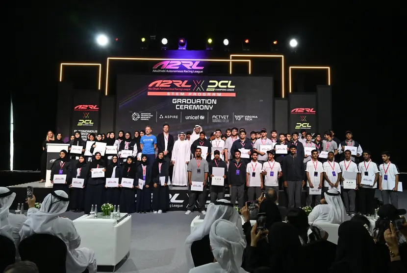 Participantes en la carrera de drones de Abu Dhabi. (WAM)