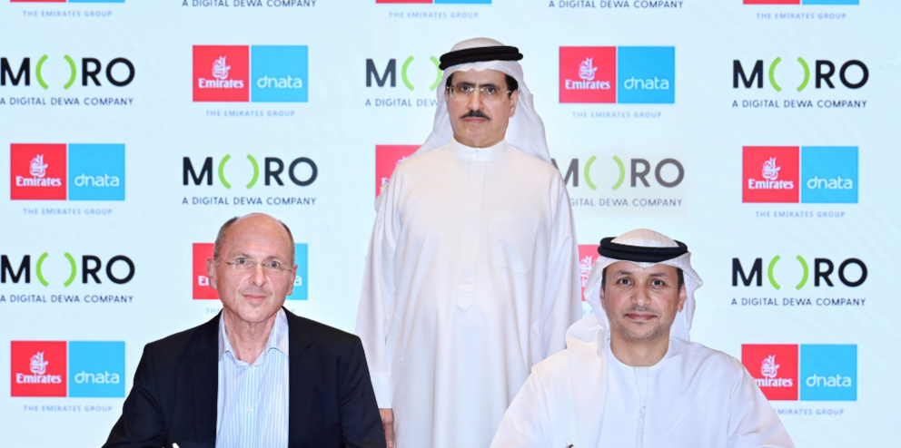 Un momento de la firma del cacuerdo entre Emirates Group y Moro Hub. (WAM)